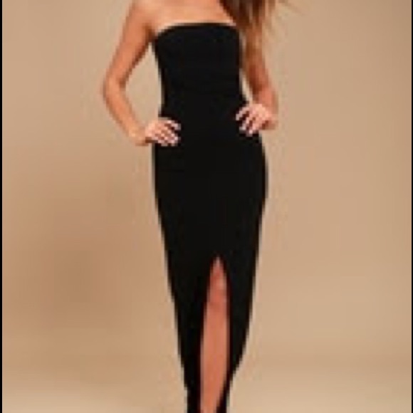 Black Strapless Lulus Gown